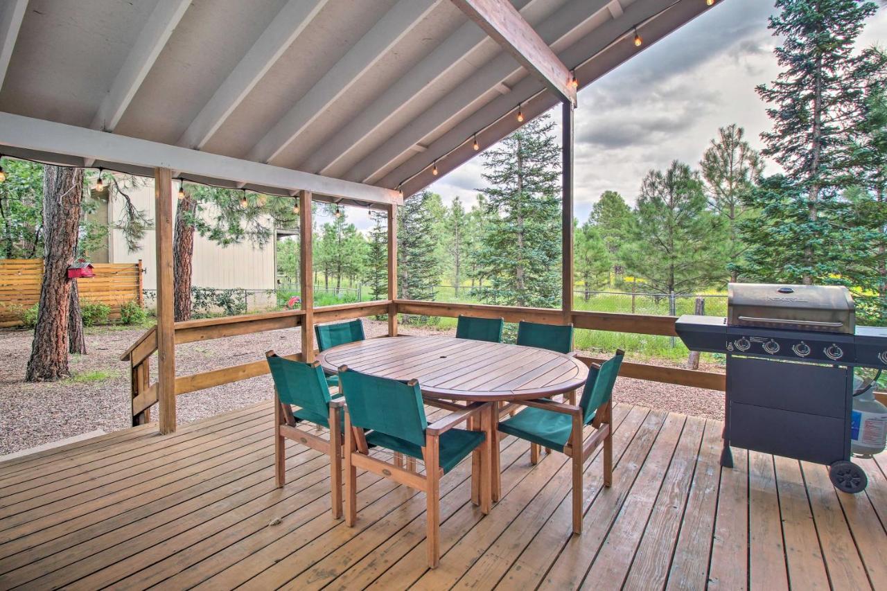Pinetop Cabin Retreat With Fire Pit And Covered Deck Ngoại thất bức ảnh