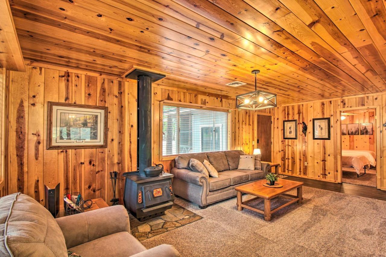 Pinetop Cabin Retreat With Fire Pit And Covered Deck Ngoại thất bức ảnh