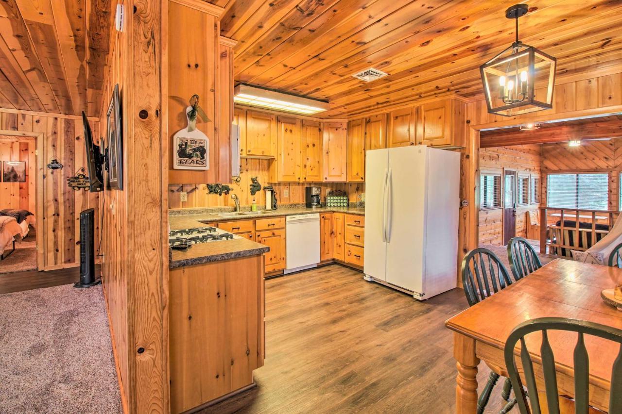 Pinetop Cabin Retreat With Fire Pit And Covered Deck Ngoại thất bức ảnh