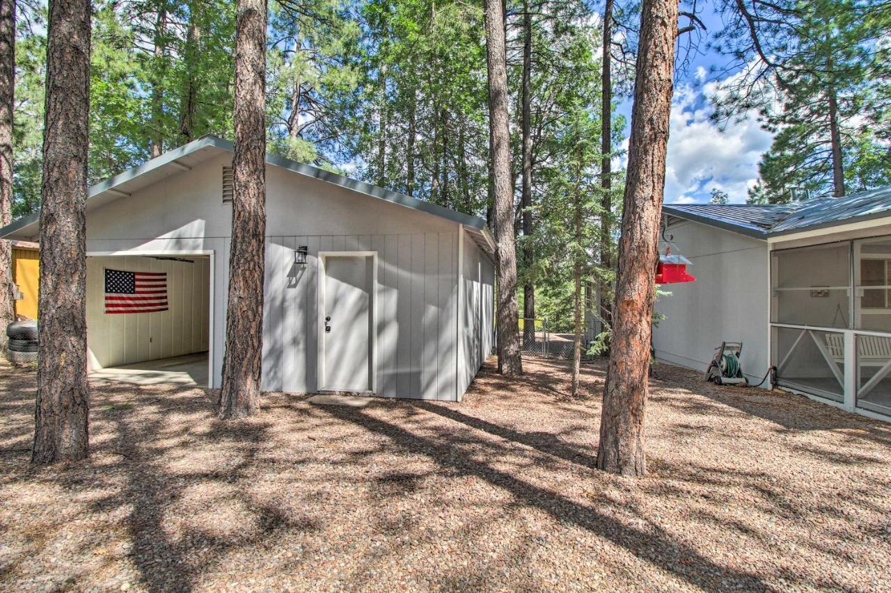 Pinetop Cabin Retreat With Fire Pit And Covered Deck Ngoại thất bức ảnh