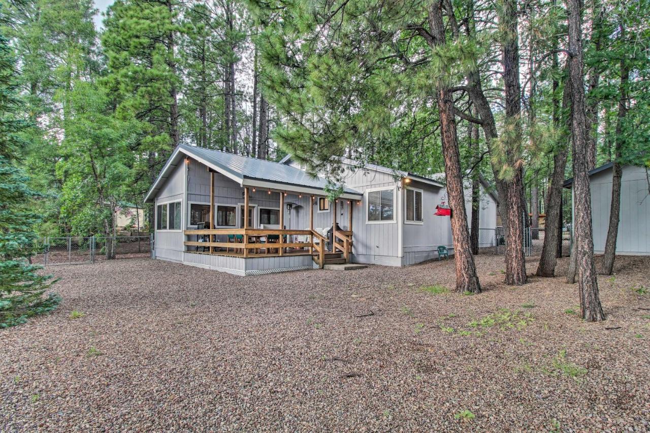 Pinetop Cabin Retreat With Fire Pit And Covered Deck Ngoại thất bức ảnh