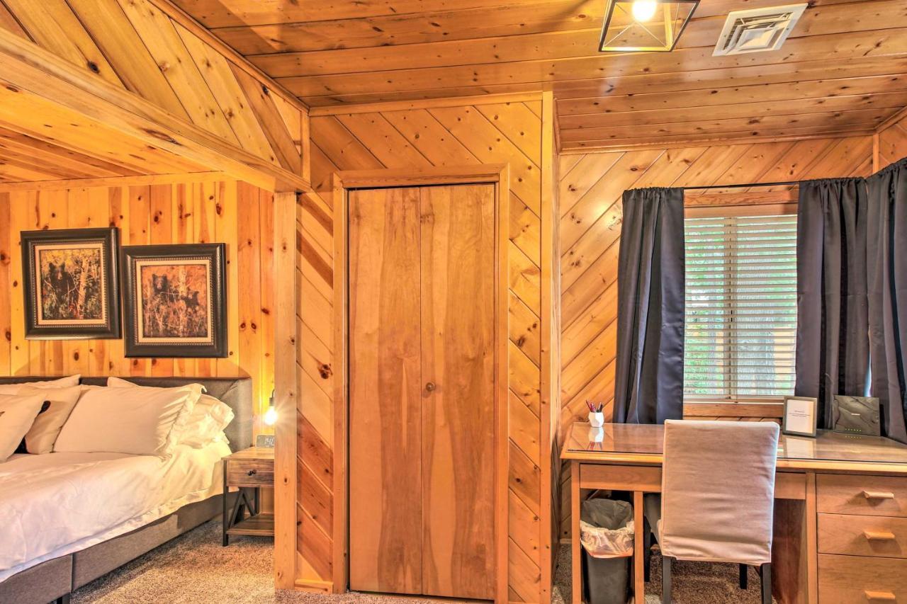 Pinetop Cabin Retreat With Fire Pit And Covered Deck Ngoại thất bức ảnh